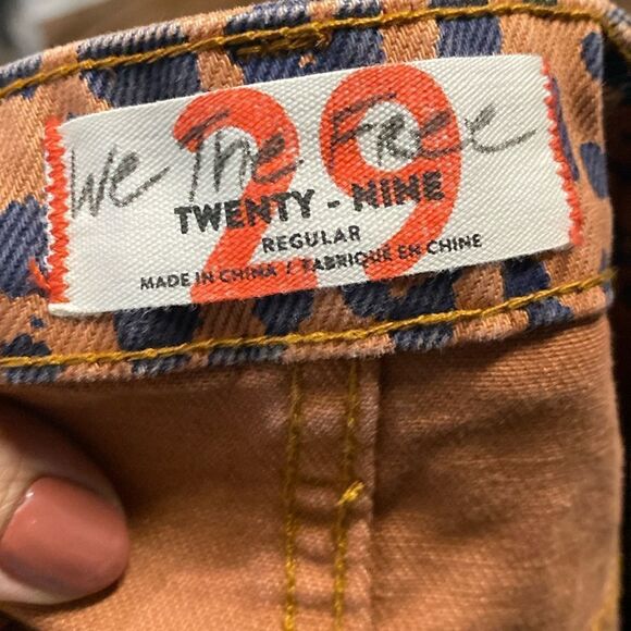 Free People We the free Women's Zip It Up Leopard Print Denim Mini Skirt - Picture 7 of 12